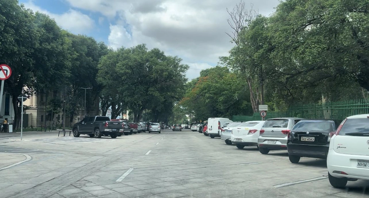 Atuação de flanelinhas no Centro de Teresina é criticada por condutores: 'Coação'