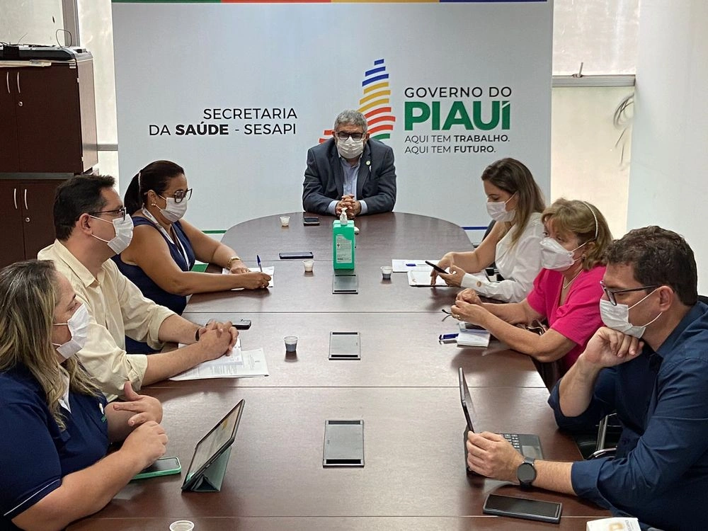 COE orienta grupos prioritários a buscarem vacina contra a Covid-19