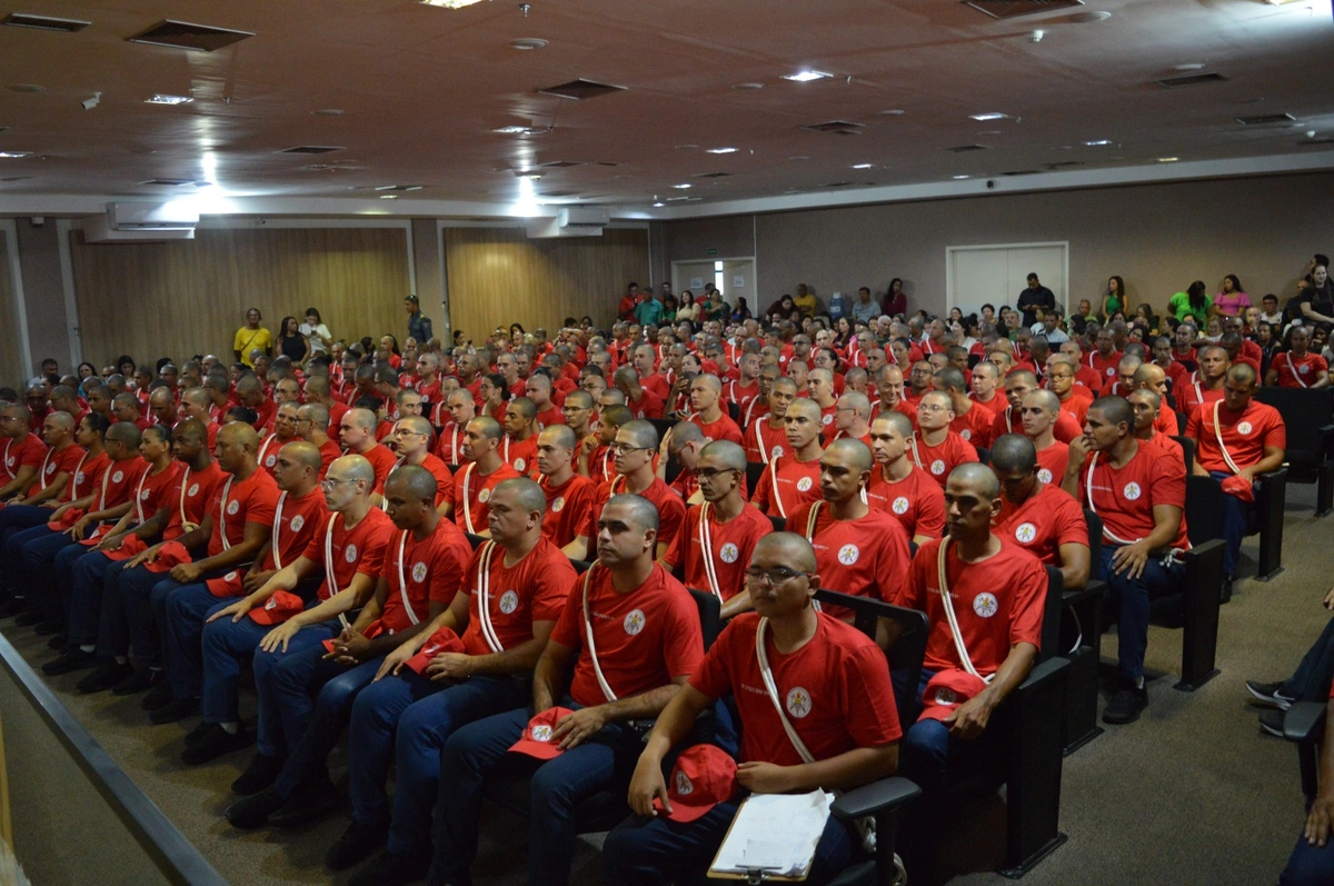 Corpo de Bombeiros Militar realiza aula inaugural do curso de novos soldados