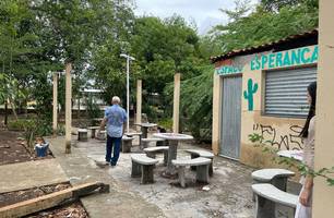 Por descaso da prefeitura de Teresina, moradores decidem reformar praça (Foto: Tiago Moura/ Conecta Piauí) Por descaso da prefeitura de Teresina, moradores decidem reformar praça (Foto: Tiago Moura/ Conecta Piauí)