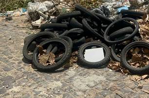 Por falta de máquina ,rua está há sete dias sem receber limpeza pública (Foto: Divulgação) Por falta de máquina ,rua está há sete dias sem receber limpeza pública (Foto: Divulgação)