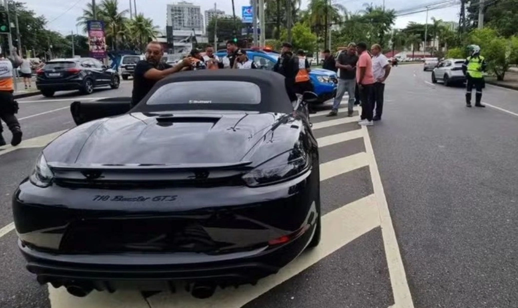 Porsche GT de policial civil aposentado