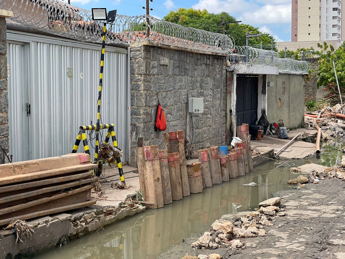 Rua Professor Darci Araújo, localizada no bairro São Cristóvão