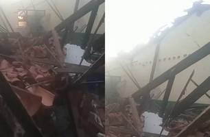 Teto de colégio desaba no interior de Piripiri (Foto: Reprodução/Redes Sociais) Teto de colégio desaba no interior de Piripiri (Foto: Reprodução/Redes Sociais)