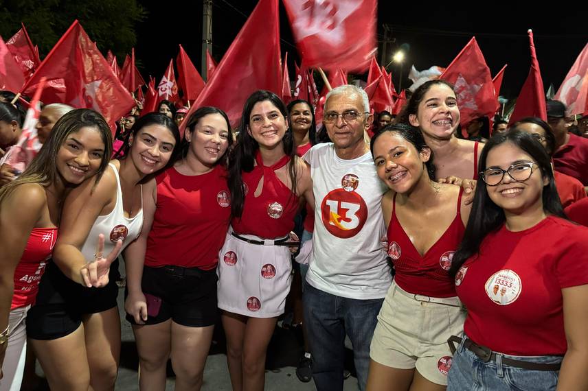 Agamenon reúne diversos apoiadores durante arrastão em Ribeiro Gonçalves Agamenon reúne diversos apoiadores durante arrastão em Ribeiro Gonçalves