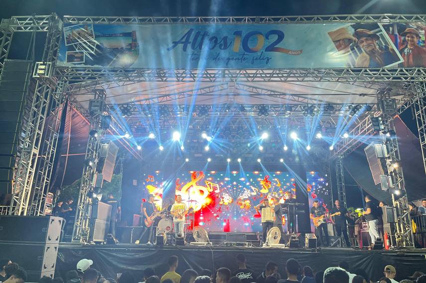 Altos comemora 102 anos com grandes shows e festa histórica Altos comemora 102 anos com grandes shows e festa histórica