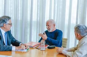 Após acidente doméstico, Lula cumpre agenda no Palácio da Alvorada (Foto: Reprodução)