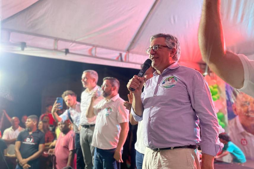 Carpejanne Gomes realiza reunião com apoiadores no bairro Pedra Mole Carpejanne Gomes realiza reunião com apoiadores no bairro Pedra Mole