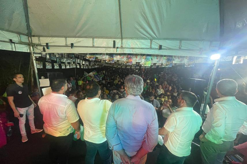 Carpejanne Gomes realiza reunião com apoiadores no bairro Pedra Mole Carpejanne Gomes realiza reunião com apoiadores no bairro Pedra Mole