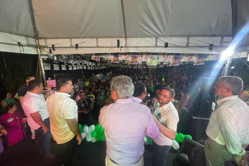 Carpejanne Gomes realiza reunião com apoiadores no bairro Pedra Mole Carpejanne Gomes realiza reunião com apoiadores no bairro Pedra Mole