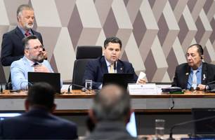 CCJ aprova porte de arma para agentes que lidam com jovens infratores (Foto: Reprodução)