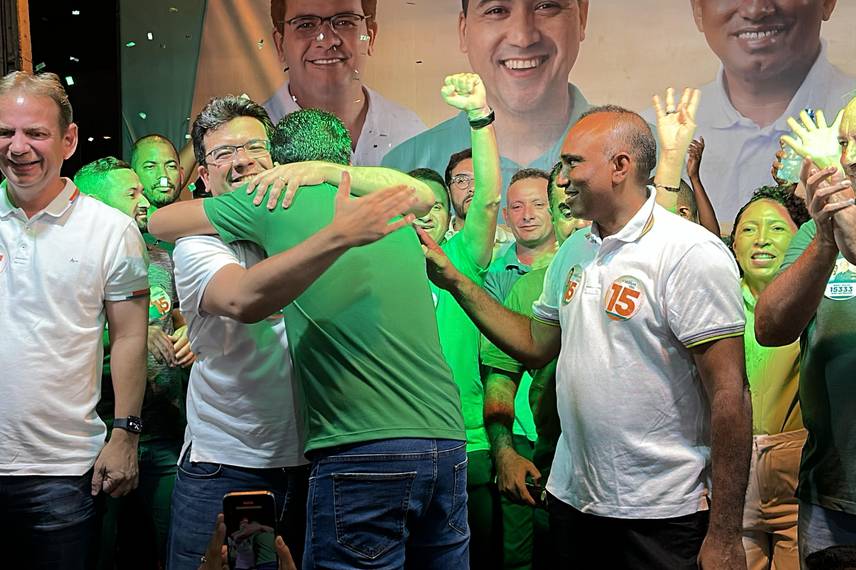 Em Massapê do Piauí, Dr. Wilton realiza grande evento ao lado de Rafael Fonteles Em Massapê do Piauí, Dr. Wilton realiza grande evento ao lado de Rafael Fonteles