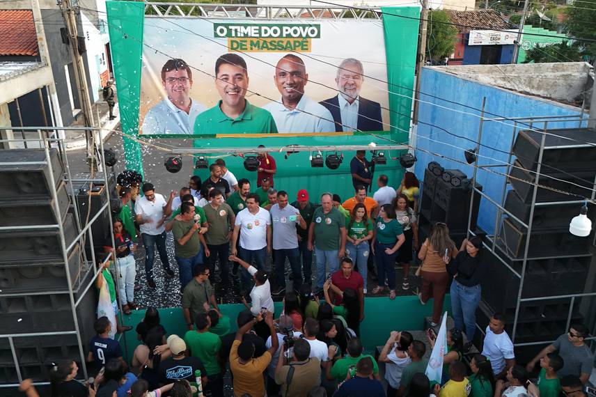 Em Massapê do Piauí, Dr. Wilton realiza grande evento ao lado de Rafael Fonteles Em Massapê do Piauí, Dr. Wilton realiza grande evento ao lado de Rafael Fonteles