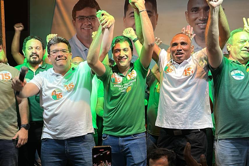 Em Massapê do Piauí, Dr. Wilton realiza grande evento ao lado de Rafael Fonteles Em Massapê do Piauí, Dr. Wilton realiza grande evento ao lado de Rafael Fonteles