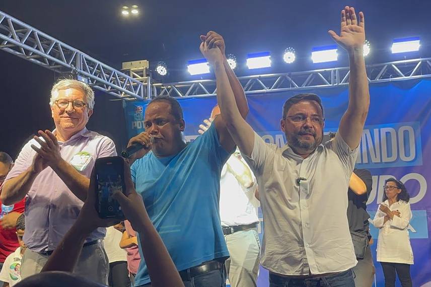 Enzo Samuel reúne multidão ao lado de Fábio Novo e Alexandre Padilha em Teresina Enzo Samuel reúne multidão ao lado de Fábio Novo e Alexandre Padilha em Teresina