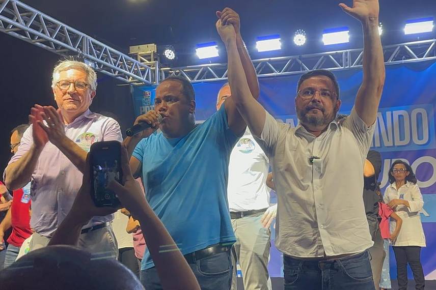 Enzo Samuel reúne multidão ao lado de Fábio Novo e Alexandre Padilha em Teresina Enzo Samuel reúne multidão ao lado de Fábio Novo e Alexandre Padilha em Teresina