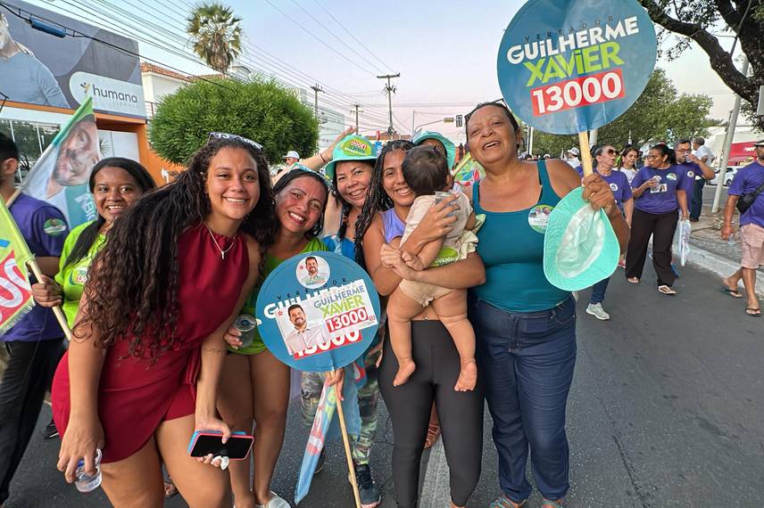 Fábio Novo reúne mais de 22 mil pessoas na maior caminhada da história de Teresina Fábio Novo reúne mais de 22 mil pessoas na maior caminhada da história de Teresina