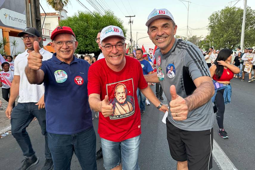 Fábio Novo reúne mais de 22 mil pessoas na maior caminhada da história de Teresina Fábio Novo reúne mais de 22 mil pessoas na maior caminhada da história de Teresina