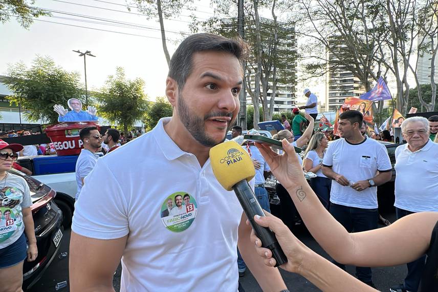 Fábio Novo reúne mais de 22 mil pessoas na maior caminhada da história de Teresina Fábio Novo reúne mais de 22 mil pessoas na maior caminhada da história de Teresina