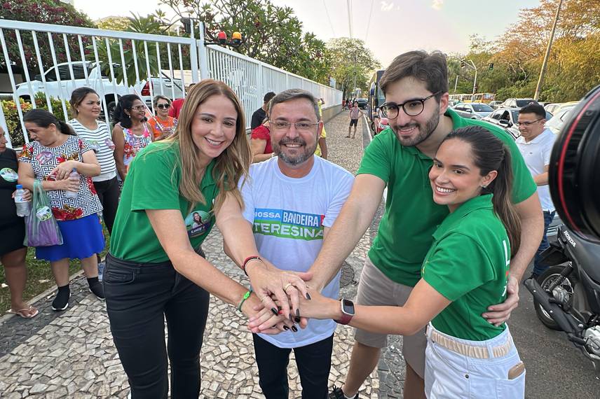 Fábio Novo reúne mais de 22 mil pessoas na maior caminhada da história de Teresina Fábio Novo reúne mais de 22 mil pessoas na maior caminhada da história de Teresina