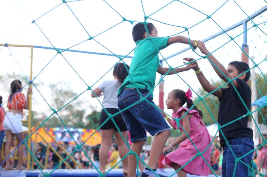 Festa das Crianças em Demerval Lobão é marcada por alegria e prêmios Festa das Crianças em Demerval Lobão é marcada por alegria e prêmios