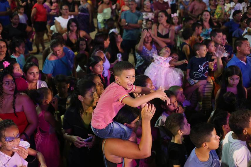 Festa das Crianças em Demerval Lobão é marcada por alegria e prêmios Festa das Crianças em Demerval Lobão é marcada por alegria e prêmios