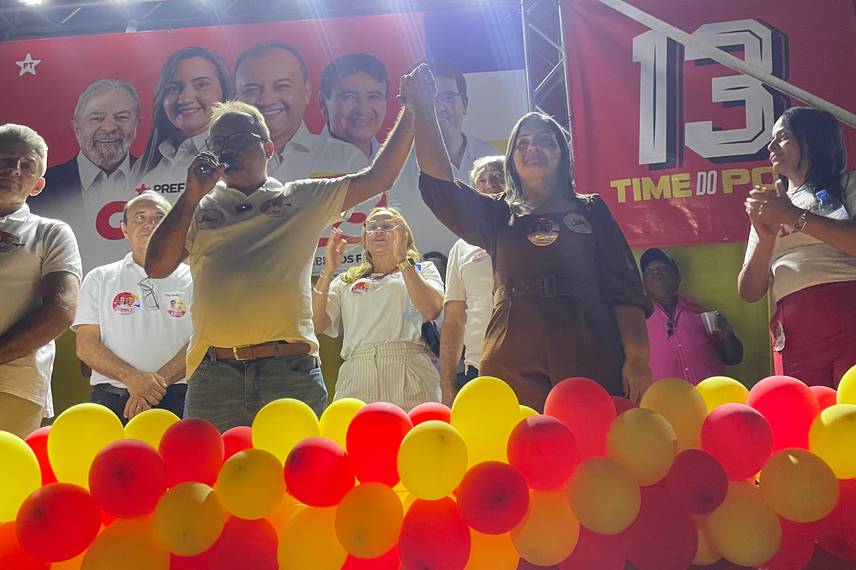 Gilson e Lanussa reúnem multidão durante comício em Pedro Laurentino Gilson e Lanussa reúnem multidão durante comício em Pedro Laurentino
