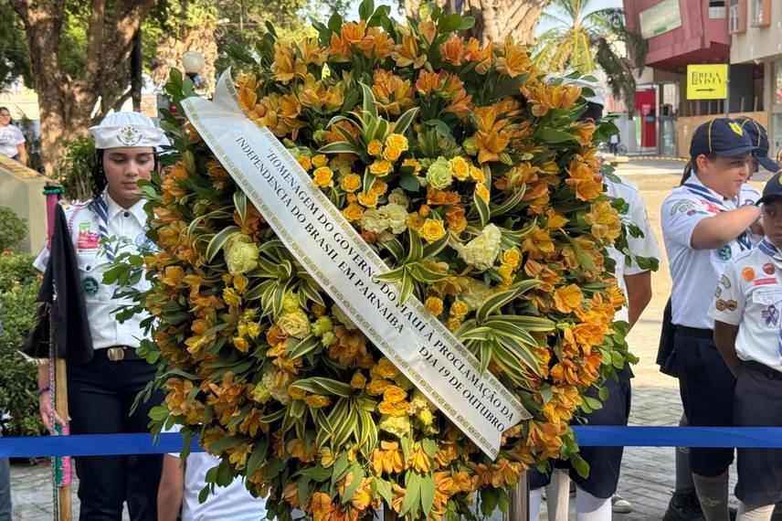 Governador participa de solenidades e inaugura Escola do Mar no litoral do Piauí Governador participa de solenidades e inaugura Escola do Mar no litoral do Piauí