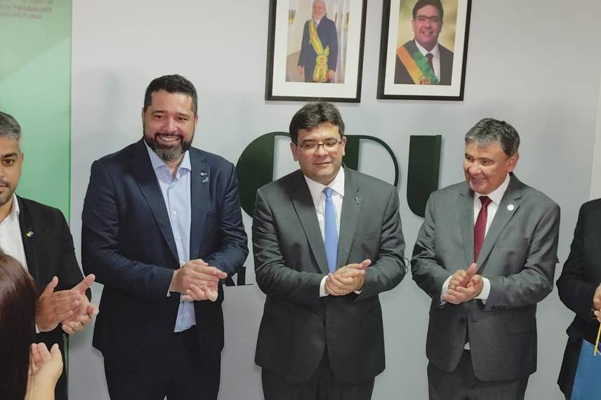 Governo do Piauí faz parceria com os Correios Governo do Piauí faz parceria com os Correios