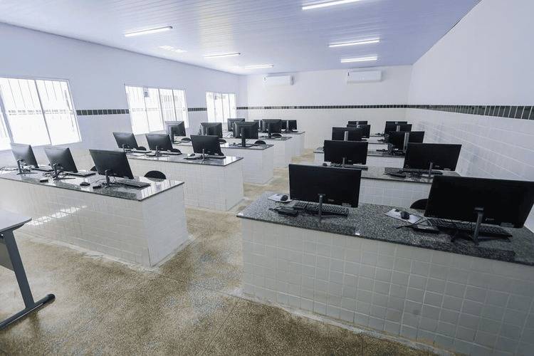 Governo investe mais de R$ 25 milhões em obras nas escolas estudais de Parnaíba Governo investe mais de R$ 25 milhões em obras nas escolas estudais de Parnaíba