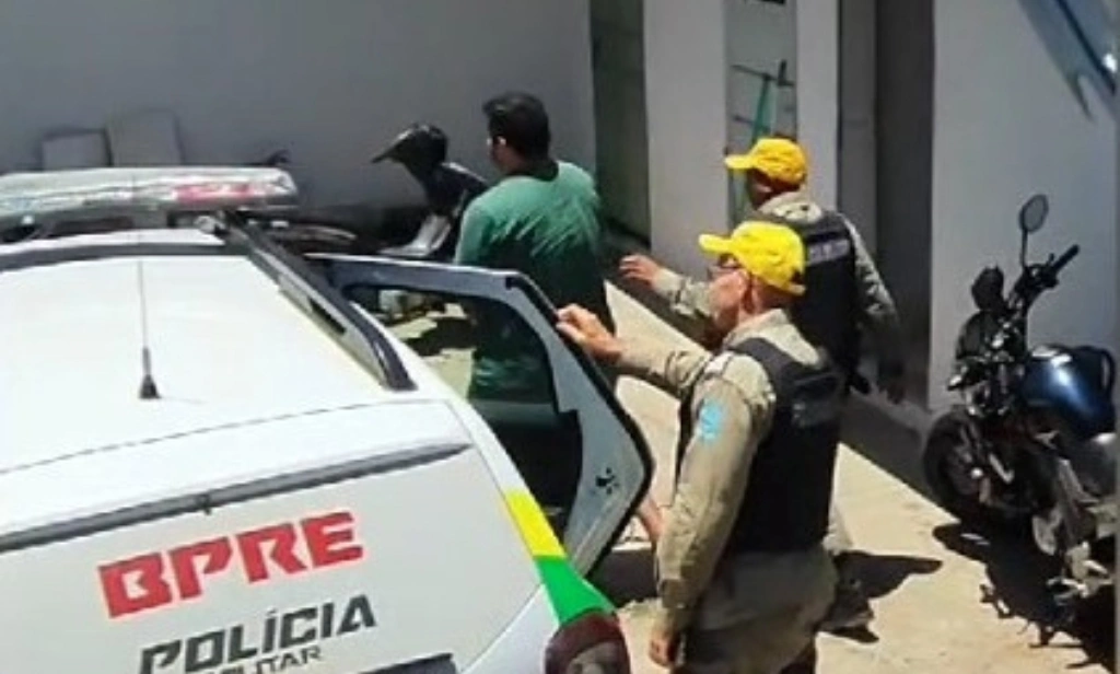 ‘Mula do tráfico’ é preso transportando drogas na PI-113, indo à José de Freitas