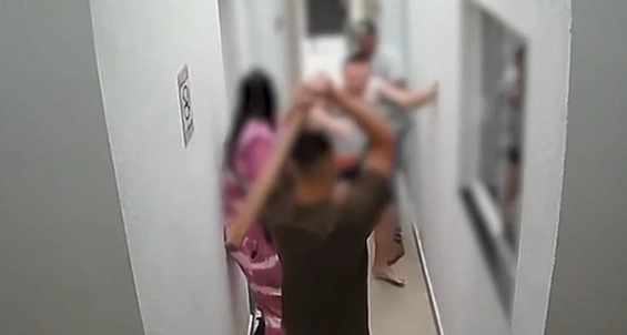 Mulher reúne parentes para agredir o marido e a suposta amante em SP