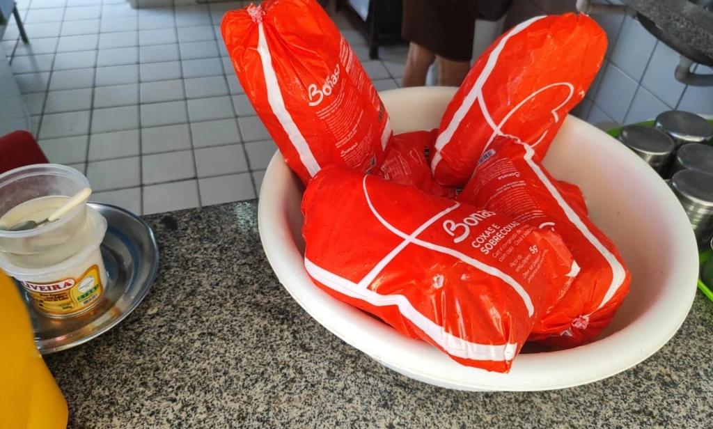 Pais e servidores denunciam falta de merenda escolar na zona Sudeste de Teresina