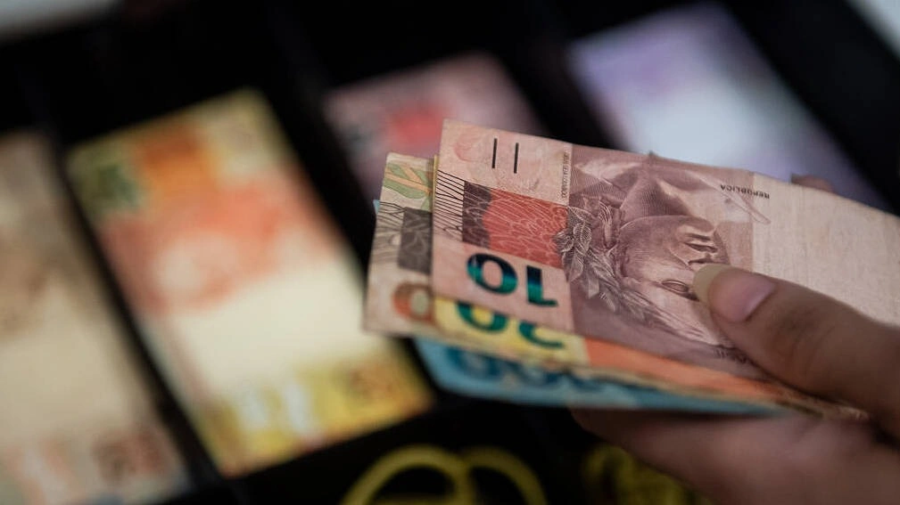 Prazo para sacar dinheiro esquecido acaba nesta quarta-feira; total de R$ 8,6 bi