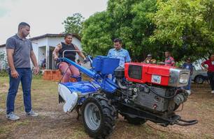 SAF realiza oficina sobre o uso de microtratores chineses na agricultura familiar (Foto: Reprodução) SAF realiza oficina sobre o uso de microtratores chineses na agricultura familiar (Foto: Reprodução)