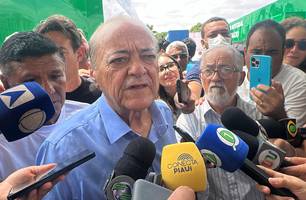 Silvio Mendes vota na zona Leste de Teresina (Foto: Conecta Piauí) Silvio Mendes vota na zona Leste de Teresina (Foto: Conecta Piauí)