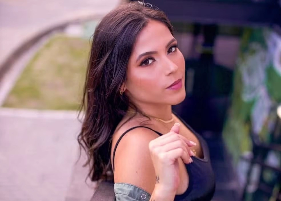 Universitária morre após perder controle de moto aquática e bater em mangues em PE