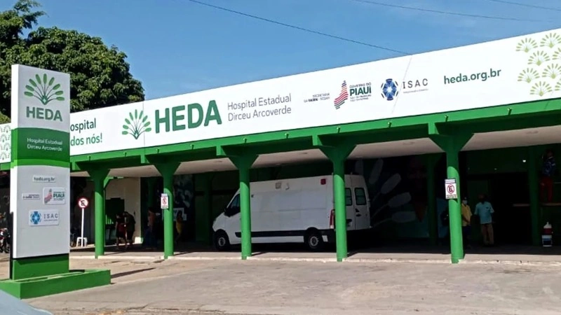 Vítima foi internada no Hospital Estadual Dirceu Arcoverde (Heda)