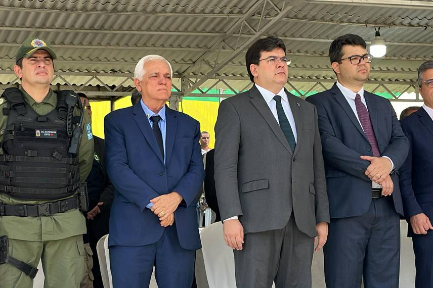 250 policiais militares são promovidos em solenidade do Dia da Bandeira 250 policiais militares são promovidos em solenidade do Dia da Bandeira