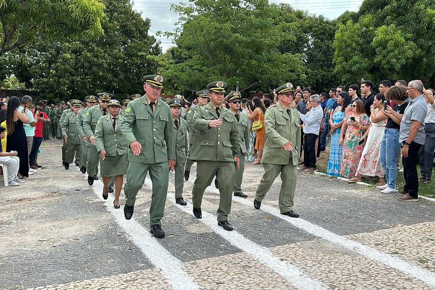 250 policiais militares são promovidos em solenidade do Dia da Bandeira 250 policiais militares são promovidos em solenidade do Dia da Bandeira