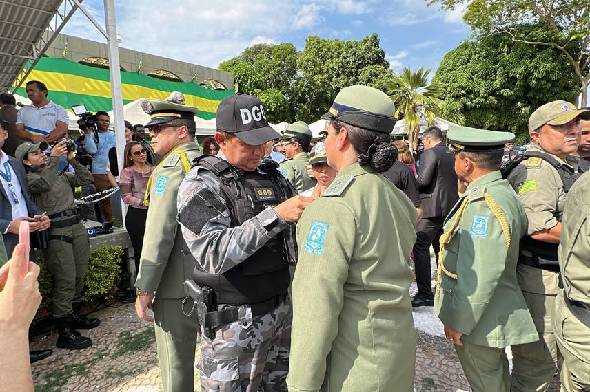 250 policiais militares são promovidos em solenidade do Dia da Bandeira 250 policiais militares são promovidos em solenidade do Dia da Bandeira