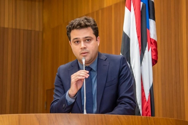 Deputado Leandro Bello
