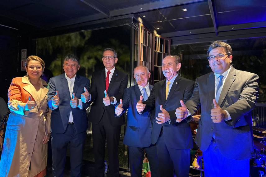 Deputados Federais organizam jantar para prefeitos eleitos do Piauí em Brasília Deputados Federais organizam jantar para prefeitos eleitos do Piauí em Brasília