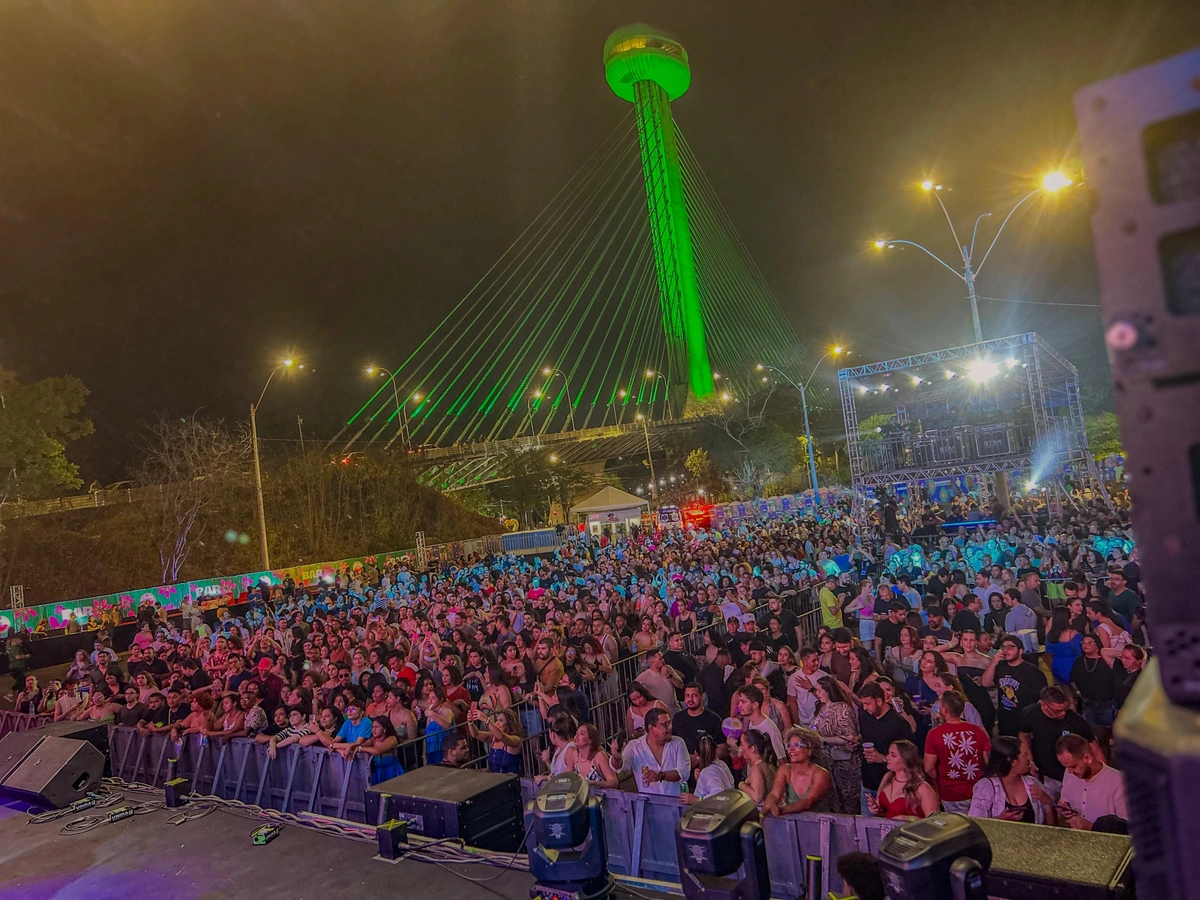 Ferrugem e Gilsons embalam noite do segundo dia de Festival Tropicana em Teresina