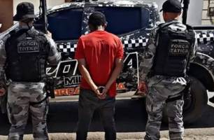 Homem com tornozeleira eletrônica é preso por tentativa de feminicídio em Picos (Foto: Reprodução) Homem com tornozeleira eletrônica é preso por tentativa de feminicídio em Picos (Foto: Reprodução)