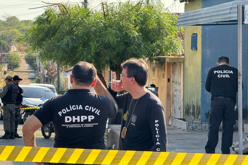 Homem é morto a tiros enquanto usava o celular no horário de almoço em Teresina Homem é morto a tiros enquanto usava o celular no horário de almoço em Teresina