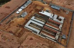 Homem foi preso enquanto trabalhava em obra de presídio em Buriti dos Lopes (Foto: Reprodução) Homem foi preso enquanto trabalhava em obra de presídio em Buriti dos Lopes (Foto: Reprodução)