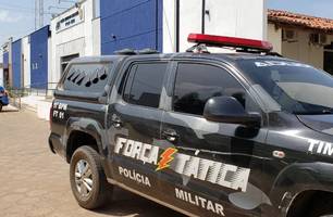 Homem suspeito de tráfico é preso após tentar se esconder debaixo de cama em Timon (Foto: Reprodução)