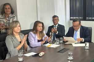 Juíza Valdênia Moura Marques de Sá toma posse como magistrada substituta no TRE-PI (Foto: Conecta Piauí) Juíza Valdênia Moura Marques de Sá toma posse como magistrada substituta no TRE-PI (Foto: Conecta Piauí)