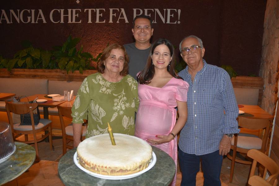 Médica Sariane Ribeiro celebra 40 anos ao lado da família em Teresina